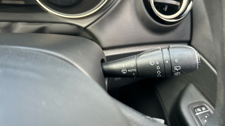 Renault Captur 0.9 TCE 90 Play 5dr Petrol Hatchback